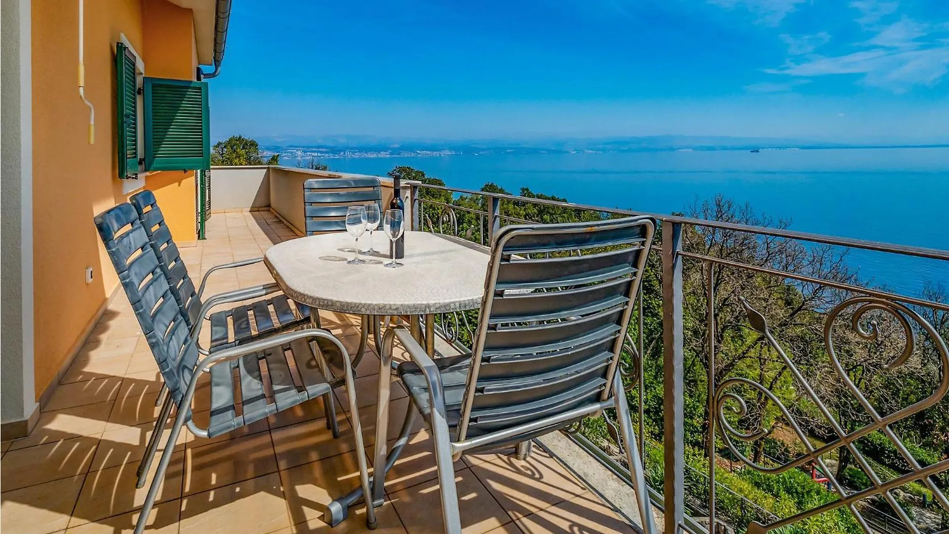 3 Bedroom Beautiful Apartment In Moscenicka Draga contacts